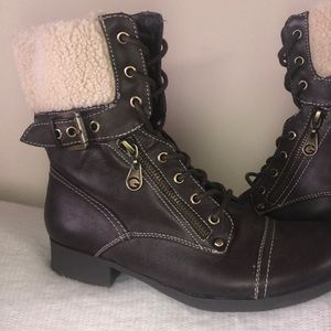 GUESS faux BOOTS 🎉NWOT 🎉